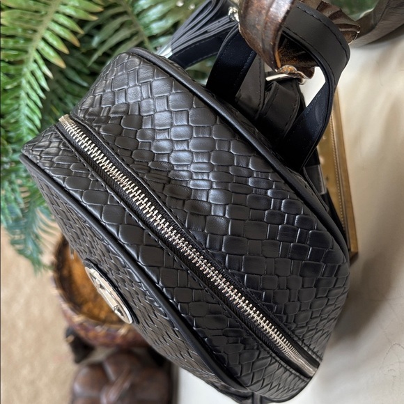 Brand New London Fog Bowery Medium Size Woven Zip Backpack Black Vegan Leather main image 4